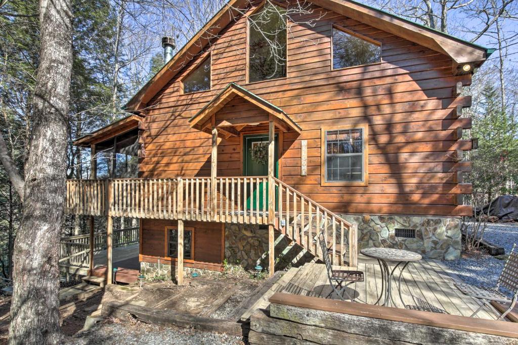 Luxe Fightingtown Creek Cabin 2 King Suites and Spa